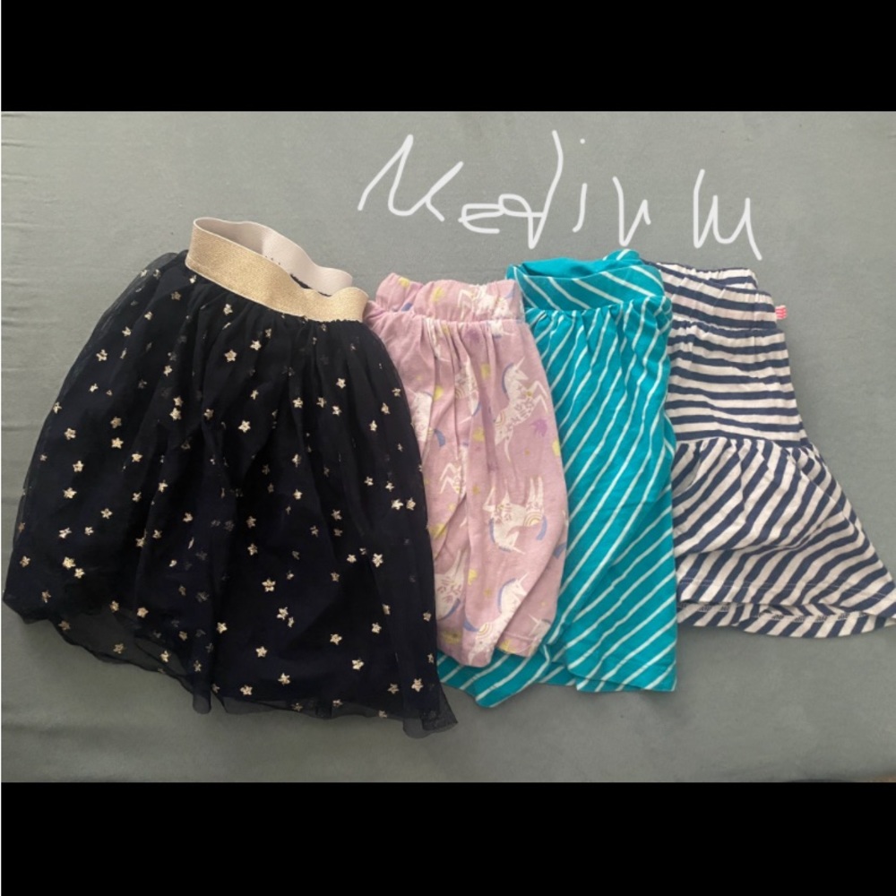 Lot of girls medium skirts